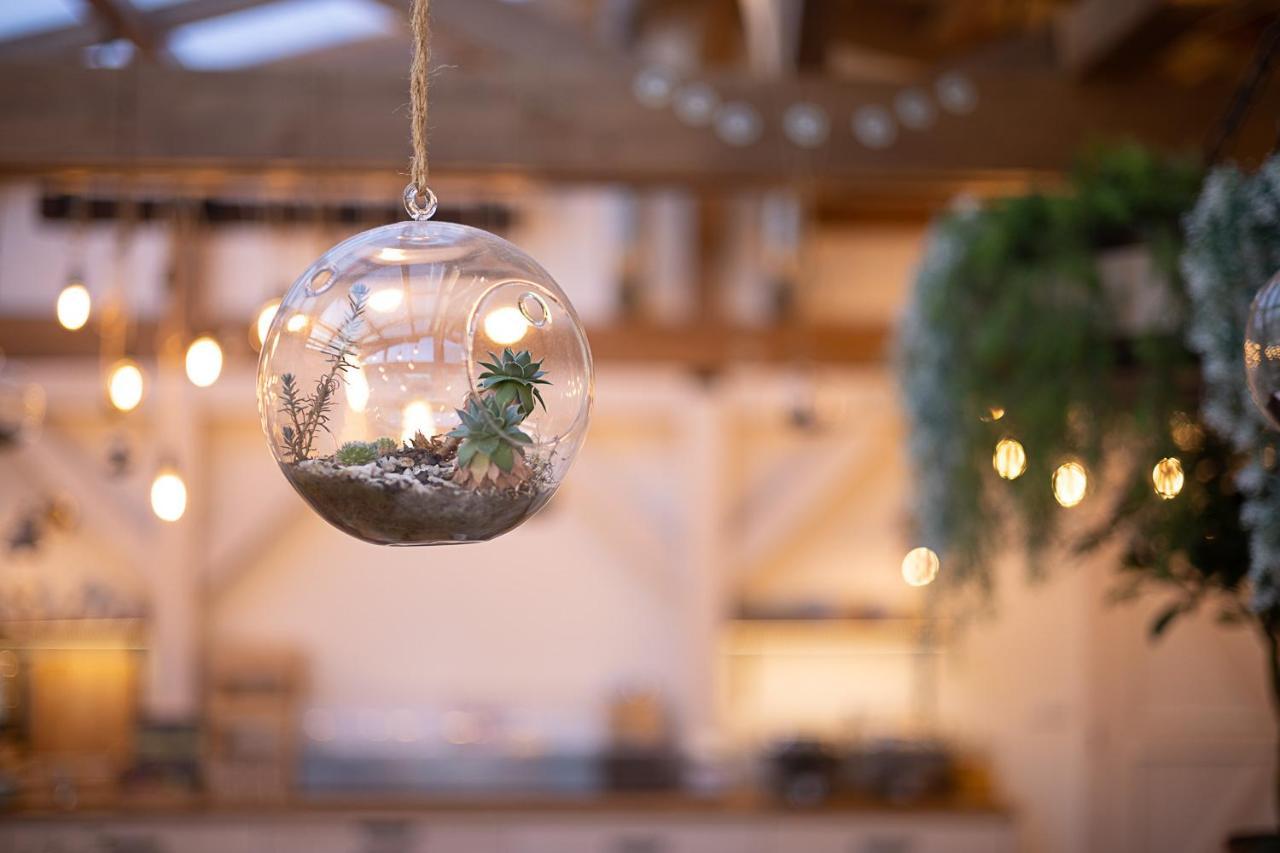 Hotel Mclimon Nový Jičín エクステリア 写真