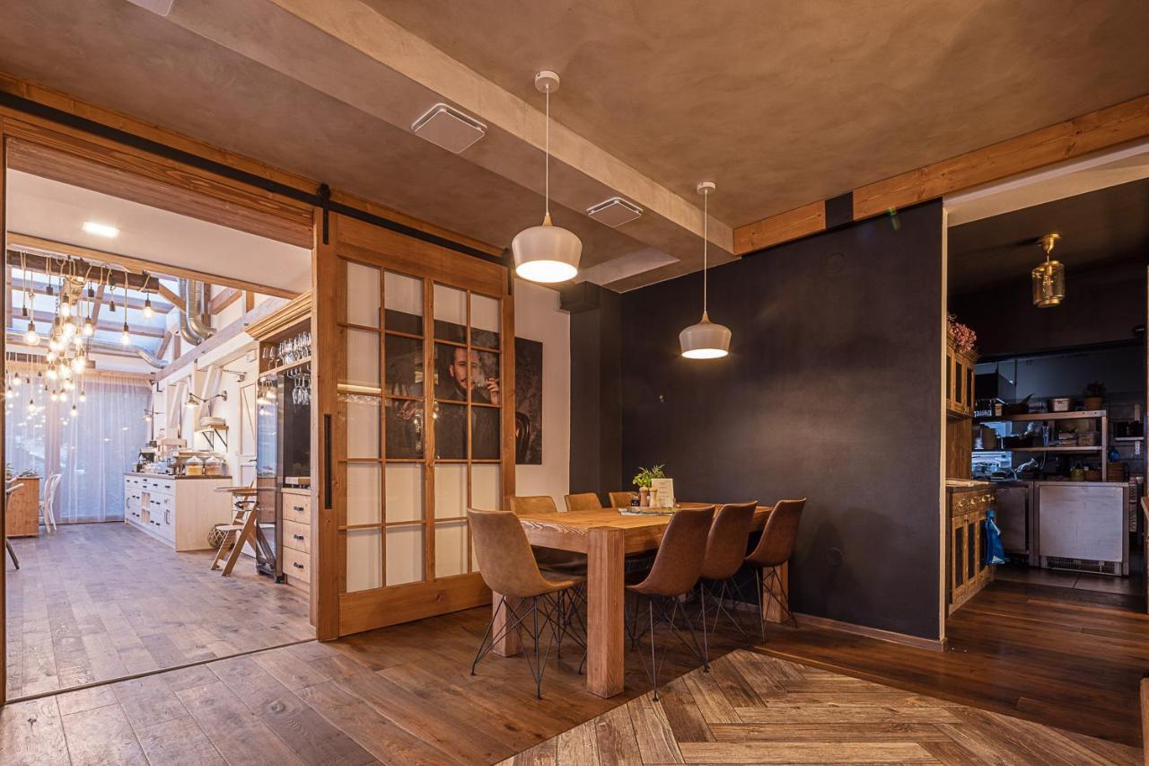 Hotel Mclimon Nový Jičín エクステリア 写真