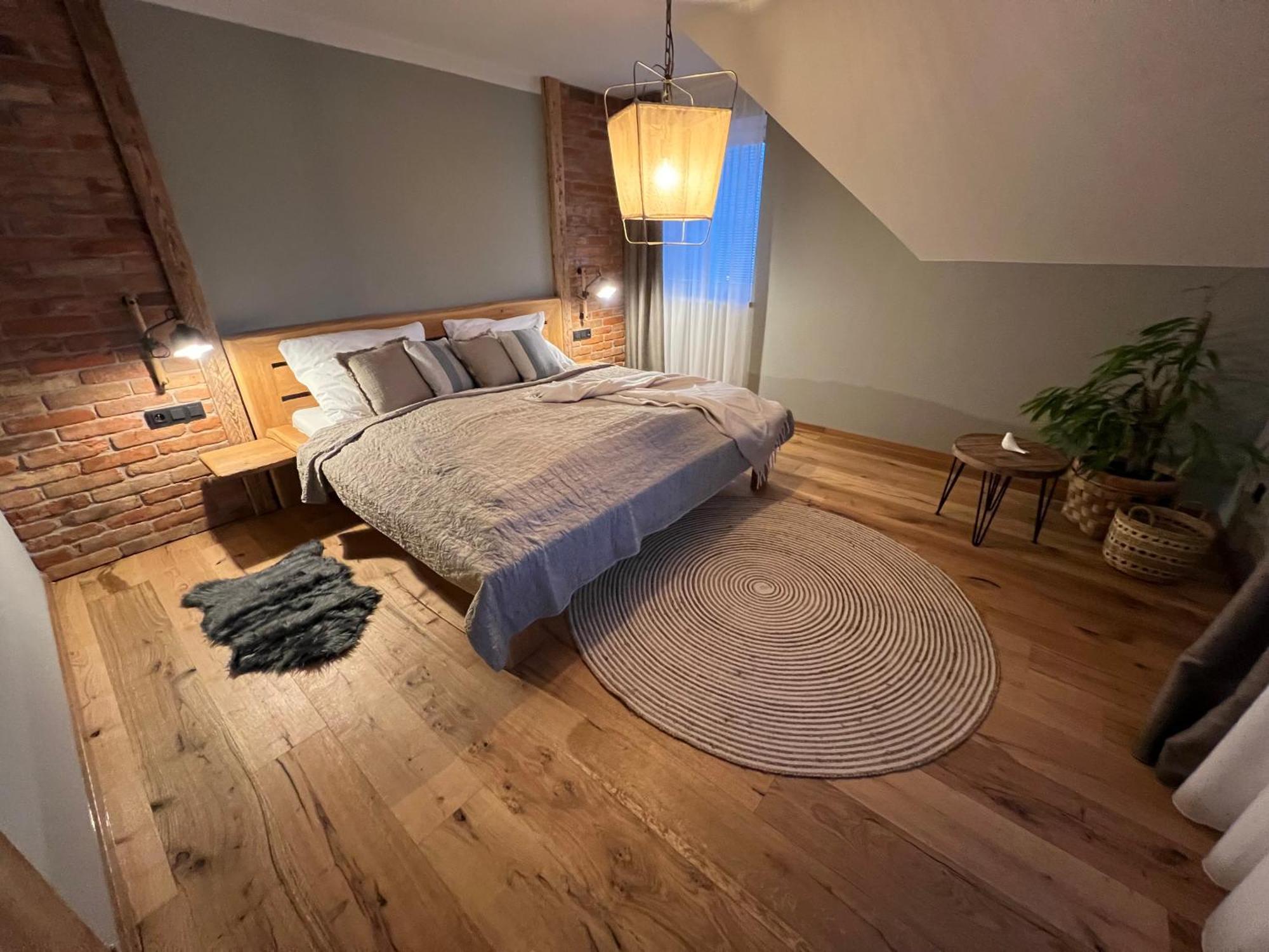 Hotel Mclimon Nový Jičín エクステリア 写真
